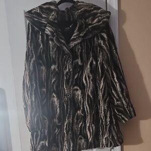 Dennis Basso Elegant Black and White Relaxed Fit Coat - Women - Size L